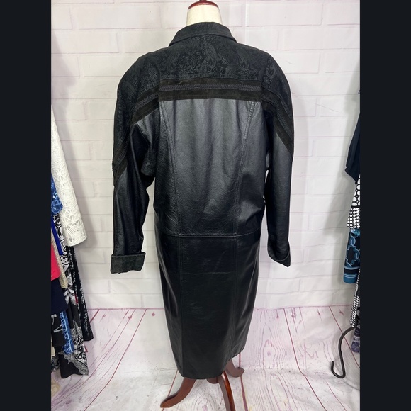VINTAGE |•WILSONS LEATHER•| PELLE STUDIO Long Black Leather Jacket Size Medium - Picture 4 of 16